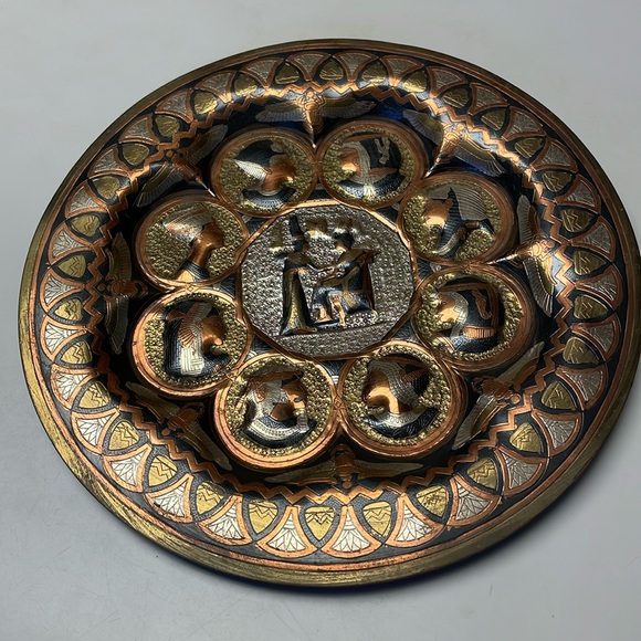 Egyptian decorative metal colorful plate. - Picture 1 of 8
